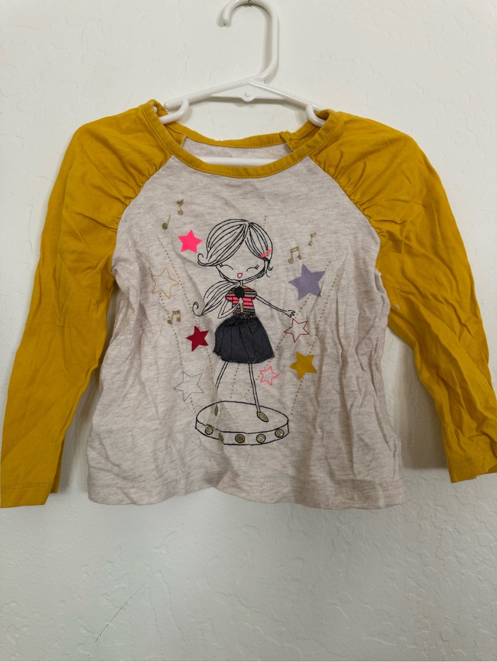 GAP Girls' Mustard Sleeve Graphic Raglan Top